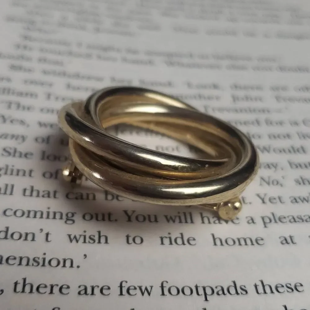 Vintage Twisted Gold Circle Brooche